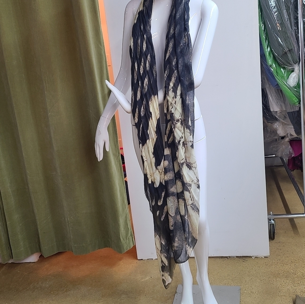 Yigal Azrouel Fall 2013 Scarf